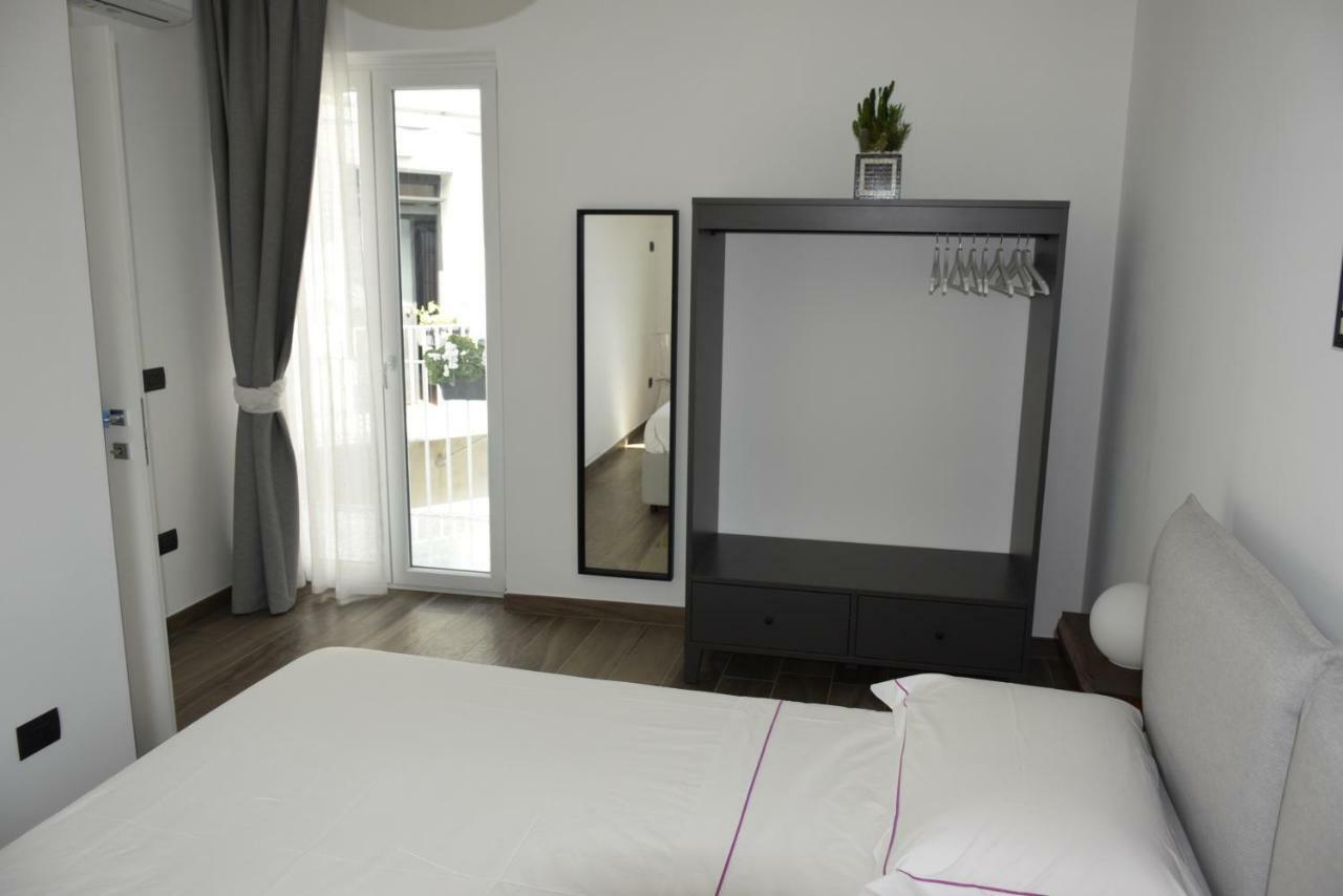 Metro Art Suite Napoli Ngoại thất bức ảnh