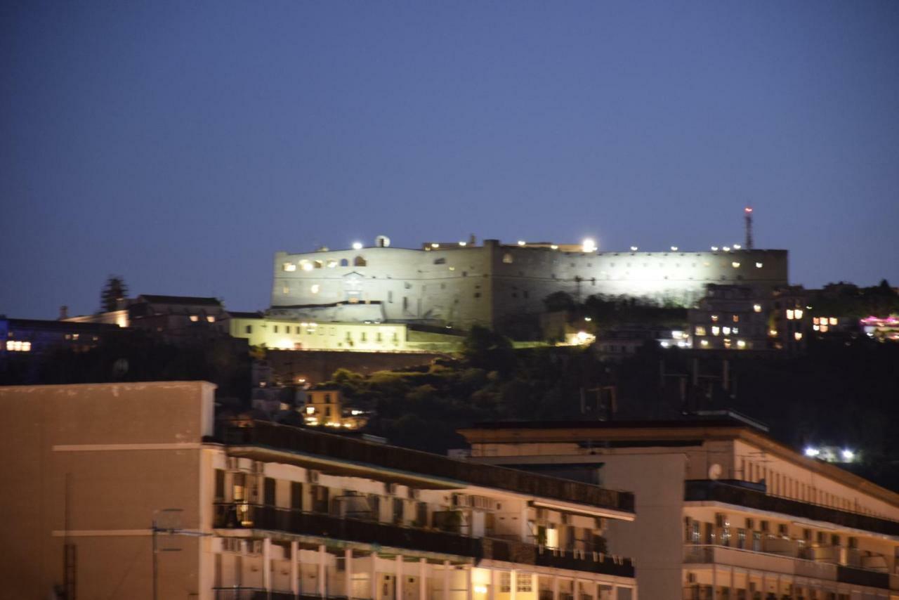 Metro Art Suite Napoli Ngoại thất bức ảnh